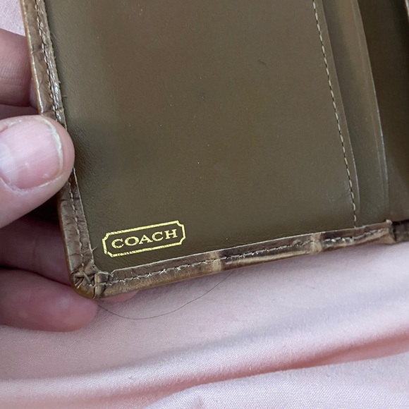 Coach Vintage crocodile Tan Leather Wallet with Gold Accents - Picture 7 of 8